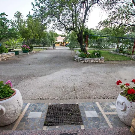Apartment In Starigrad-paklenica 43595