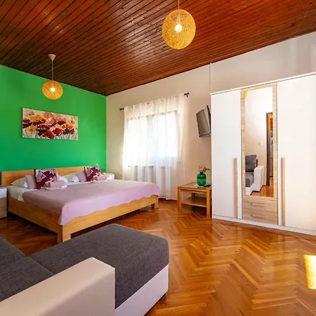 In Starigrad-paklenica 43595 Apartman Starigrad-Paklenica