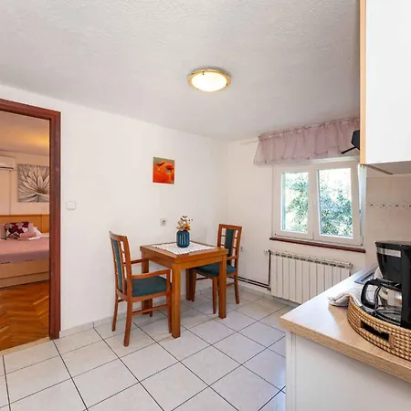 In Starigrad-paklenica 43595 Apartman