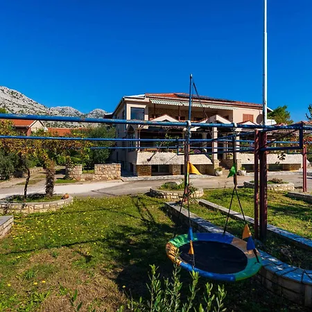 In Starigrad-paklenica 43595 Apartman *